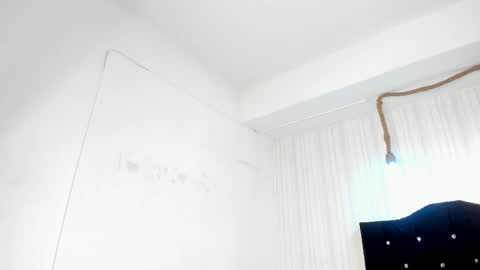 Snapshot of miku_katsuragi chatting on September 30, 1:43 am miku katsuragi online show from September 30, 1:43 am