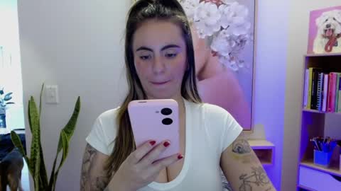 Snapshot of mila23_ chatting on June 3, 4:23 pm Camila online show from June 3, 4:23 pm