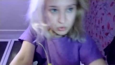 Mila 420 online show from December 5, 7:10 pm