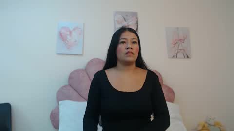 mila_adamss online show from April 27, 11:08 am