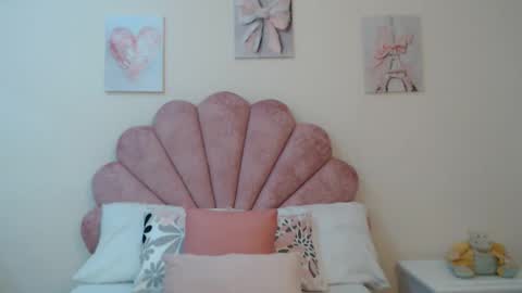 mila_adamss online show from May 30, 11:18 am
