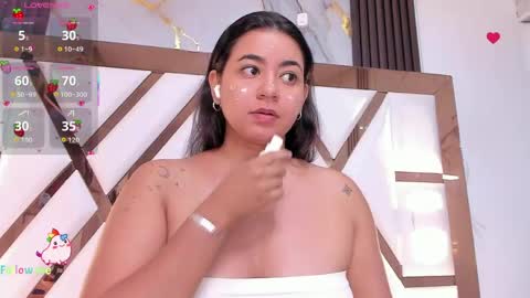 Snapshot of mila_clum chatting on June 5, 7:08 pm Camila online show from June 5, 7:08 pm