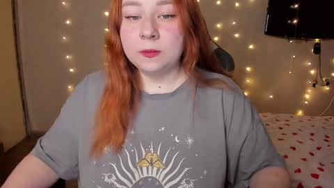 Snapshot of mila_foxxxy chatting on February 25, 11:30 am Mila shy sensual person  online show from February 25, 11:30 am