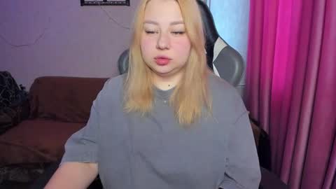 Mila shy sensual person  online show from November 12, 8:59 am