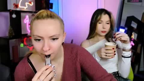 mila_glow online show from January 11, 7:19 pm