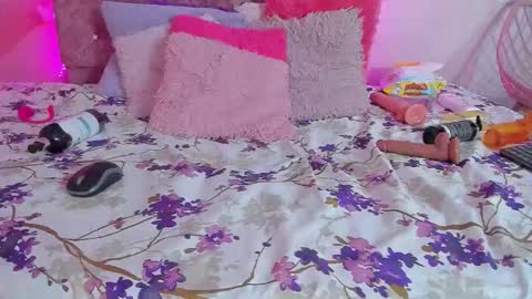 Snapshot of mila_grace_ chatting on October 24, 6:48 pm mila_grace_ online show from October 24, 6:48 pm