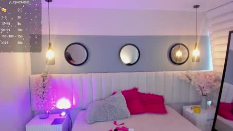 mila_hank online show from October 22, 1:22 pm