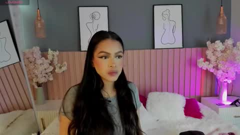 mila_hank online show from February 18, 12:12 pm