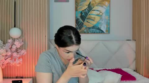 mila_hank online show from April 24, 12:18 pm