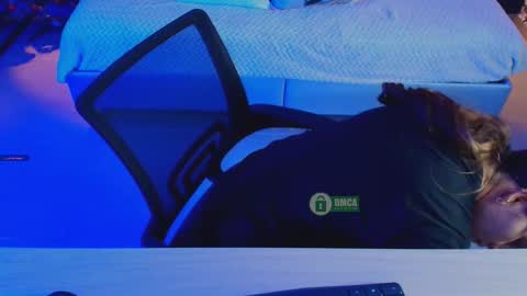 Snapshot of mila_kiitty chatting on November 27, 11:12 am Milena online show from November 27, 11:12 am