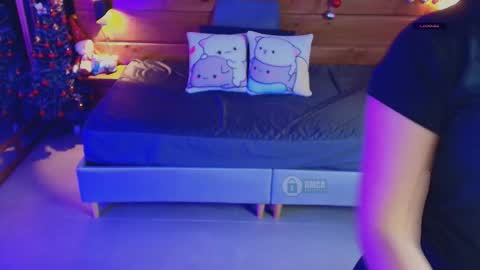 Snapshot of mila_kiitty chatting on December 17, 11:05 am Milena online show from December 17, 11:05 am