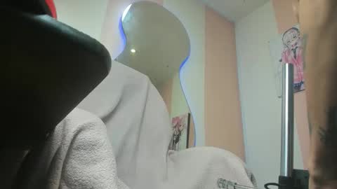 Mila online show from May 2, 7:02 am