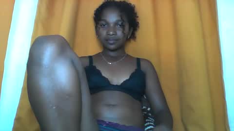 mila_lunah online show from March 11, 6:19 am