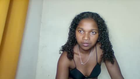 mila_lunah online show from April 7, 2:45 am