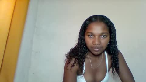 mila_lunah online show from April 15, 9:27 am