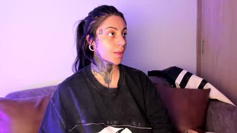     online show from October 26, 5:52 pm