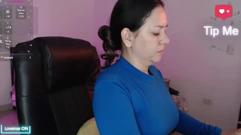 Snapshot of mila_phoenix chatting on November 20, 10:15 am mila_phoenix online show from November 20, 10:15 am