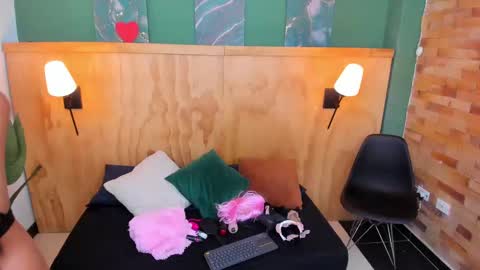 Mila and samy online show from September 27, 11:59 am