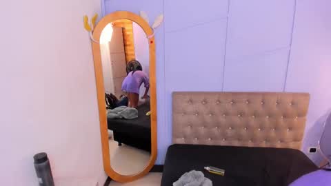 Mila and samy online show from November 30, 11:47 am