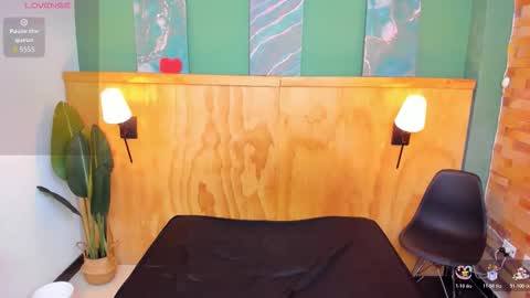 Mila and samy online show from December 14, 11:48 am