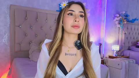 Snapshot of mila_smirnovavk chatting on May 19, 3:46 am MILA online show from May 19, 3:46 am