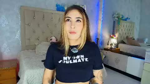 Snapshot of mila_smirnovavk chatting on June 12, 4:00 am MILA online show from June 12, 4:00 am