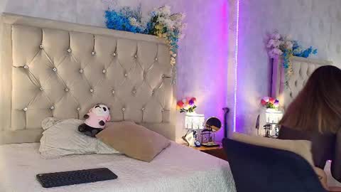Snapshot of mila_smirnovavk chatting on June 13, 3:48 am MILA online show from June 13, 3:48 am