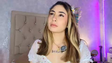 Snapshot of mila_smirnovavk chatting on June 15, 3:42 am MILA online show from June 15, 3:42 am