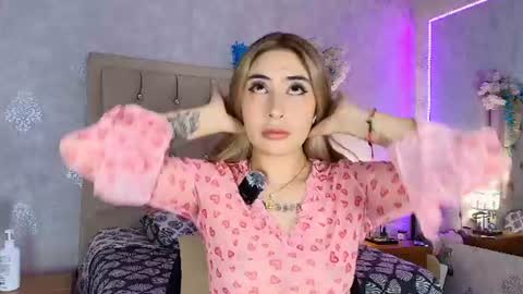 Snapshot of mila_smirnovavk chatting on June 22, 3:58 am MILA online show from June 22, 3:58 am