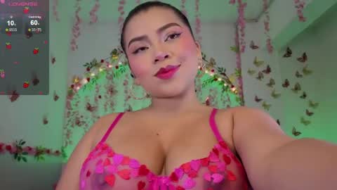 Snapshot of mila_sweet_v chatting on June 5, 7:14 am Mila online show from June 5, 7:14 am