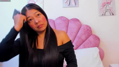 Snapshot of milaaadams chatting on May 20, 10:10 am mila online show from May 20, 10:10 am