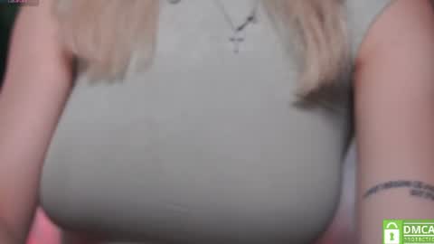 Snapshot of milabunny_ chatting on July 24, 8:12 am Mila and u can call me sweet bunny online show from July 24, 8:12 am