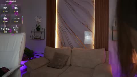 milacrave online show from November 29, 11:57 am