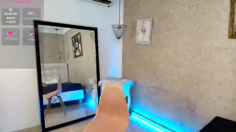 miladiosa online show from October 23, 12:15 pm