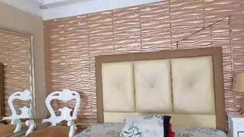 miladiosa online show from July 30, 11:42 am