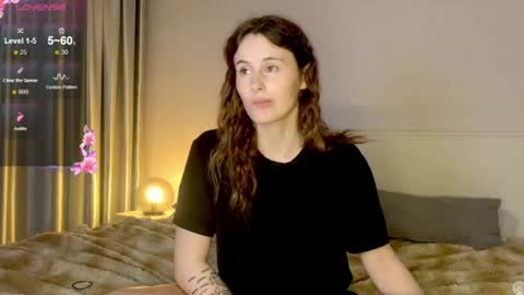Snapshot of milaelin chatting on July 5, 9:44 pm Mila online show from July 5, 9:44 pm