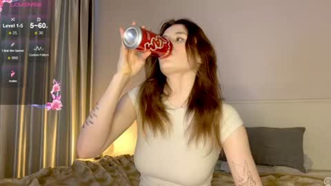 Snapshot of milaelin chatting on July 17, 1:23 am Mila online show from July 17, 1:23 am