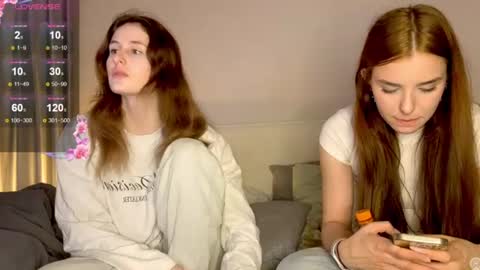 Snapshot of milaelin chatting on July 19, 10:24 pm Mila online show from July 19, 10:24 pm