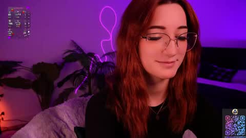 Snapshot of milaflameee_ chatting on June 1, 3:25 pm Mila . online show from June 1, 3:25 pm