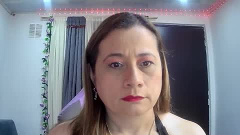 Snapshot of milagros_latin chatting on November 13, 10:30 pm milagros_latin online show from November 13, 10:30 pm