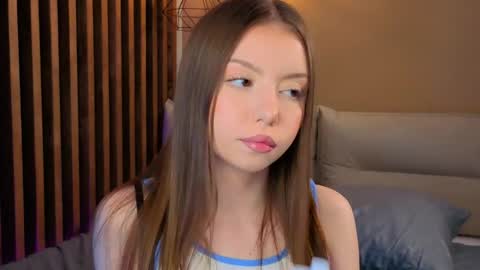 Snapshot of milaice chatting on May 8, 3:06 pm Mila online show from May 8, 3:06 pm