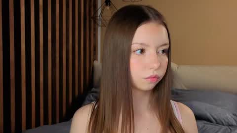 Snapshot of milaice chatting on May 9, 3:17 pm Mila online show from May 9, 3:17 pm