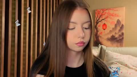 Snapshot of milaice chatting on June 14, 1:35 pm Mila online show from June 14, 1:35 pm