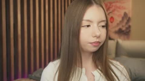 Mila online show from August 4, 3:36 pm