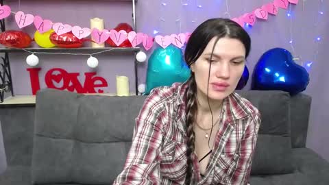 Snapshot of milaloona chatting on February 13, 6:05 pm Milaloona online show from February 13, 6:05 pm