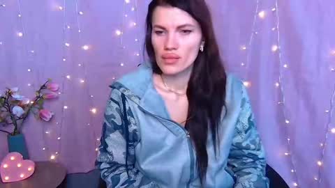 Snapshot of milaloona chatting on February 22, 7:29 am Milaloona online show from February 22, 7:29 am