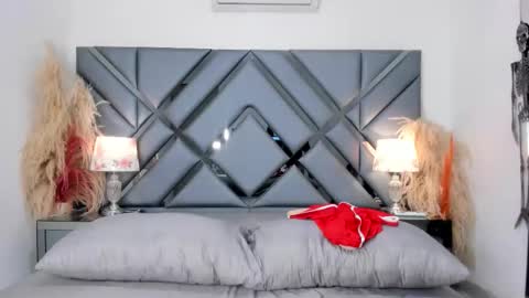 milan_lewiss online show from October 25, 12:02 pm