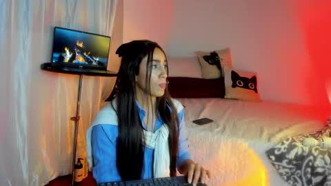 Snapshot of milan_roux chatting on April 20, 3:20 am Milane online show from April 20, 3:20 am