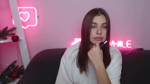 Snapshot of milanaangelas chatting on December 20, 10:49 am milanaangelas online show from December 20, 10:49 am