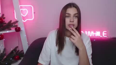 Snapshot of milanaangelas chatting on December 22, 5:45 am milanaangelas online show from December 22, 5:45 am